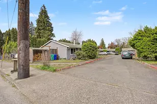 18635 SE Division St, Gresham, OR 97030 - Photo 8