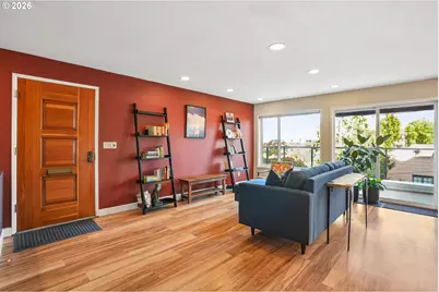 2340 SW Cactus Dr, Portland, OR 97205 - Photo 2