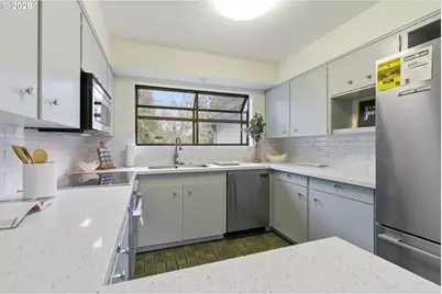 4584 Calaroga Dr, West Linn, OR 97068 - Photo 12