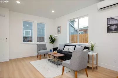 1000 NE 70th Ave, Portland, OR 97213 - Photo 8