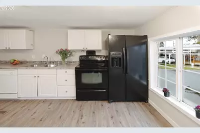 505 Leroy Ave #J, Molalla, OR 97038 - Photo 4