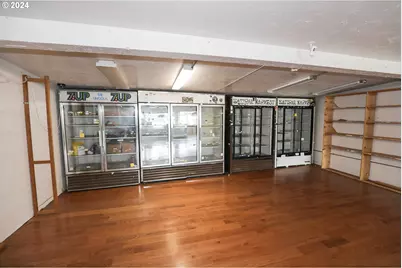 501 NW Douglas Blvd, Winston, OR 97496 - Photo 14