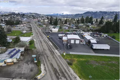 501 NW Douglas Blvd, Winston, OR 97496 - Photo 30