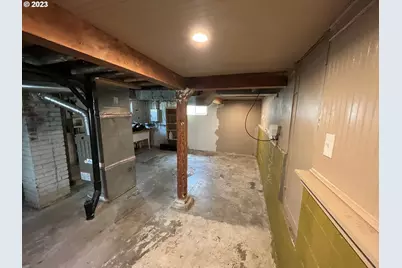 930 14th St, Salem, OR 97301 - Photo 12