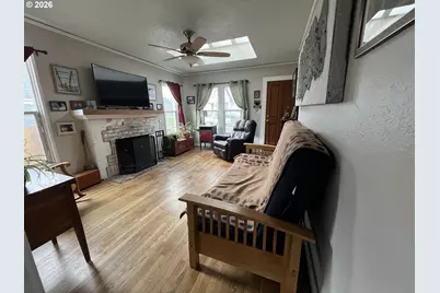 930 14th St, Salem, OR 97301 - Photo 2