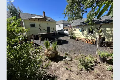 930 14th St, Salem, OR 97301 - Photo 16