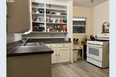 930 14th St, Salem, OR 97301 - Photo 6