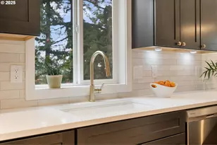 6244 Frost Ln, Lake Oswego, OR 97035 - Photo 12