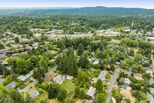 10525 SW 42nd Ave, Portland, OR 97219 - Photo 36