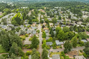 10525 SW 42nd Ave, Portland, OR 97219 - Photo 34