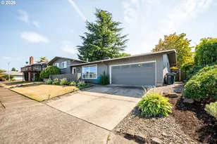 13918 NE Klickitat Ct, Portland, OR 97230 - Photo 2
