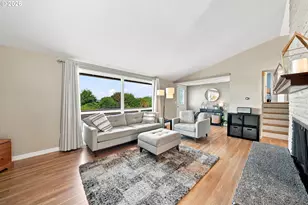 13918 NE Klickitat Ct, Portland, OR 97230 - Photo 8
