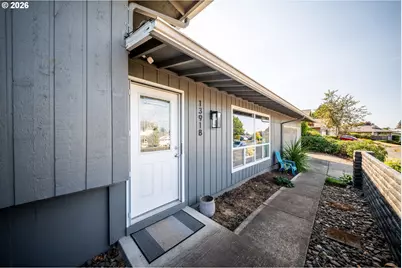 13918 NE Klickitat Ct, Portland, OR 97230 - Photo 4