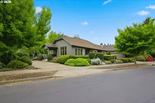 835 Fairway View Dr, Eugene, OR 97401 - Photo 1