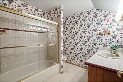 835 Fairway View Dr, Eugene, OR 97401 - Photo 40
