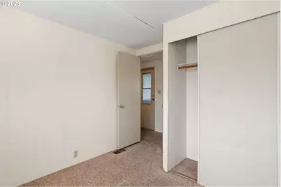 1566 Laura St, Springfield, OR 97477 - Photo 6