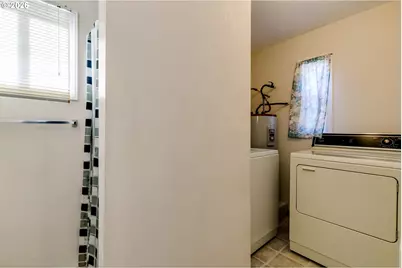 1566 Laura St, Springfield, OR 97477 - Photo 36