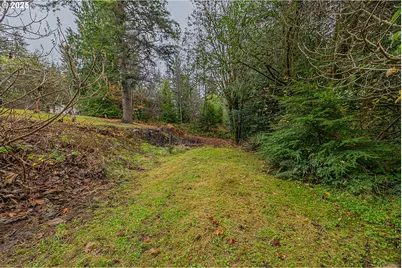 1070 E 15th St, Coquille, OR 97423 - Photo 34