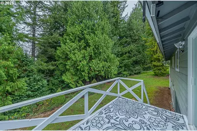 1070 E 15th St, Coquille, OR 97423 - Photo 26