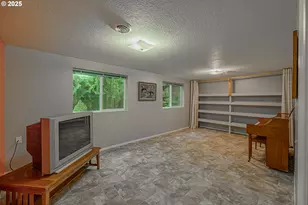 1070 E 15th St, Coquille, OR 97423 - Photo 22