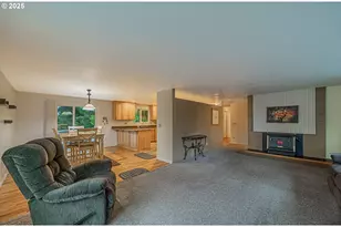 1070 E 15th St, Coquille, OR 97423 - Photo 6