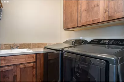 519 NW Hillcrest Dr, Dallas, OR 97338 - Photo 38