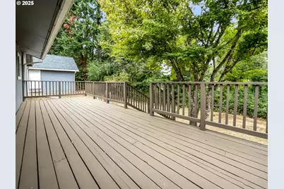 2285 Gilman Dr, Oregon City, OR 97045 - Photo 8