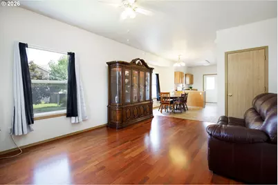 10348 N Barr Ave, Portland, OR 97203 - Photo 6