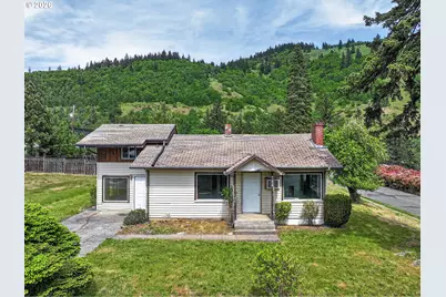 782 NE Center St, White Salmon, WA 98672 - Photo 1