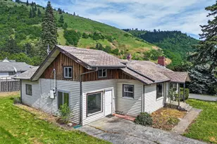 782 NE Center St, White Salmon, WA 98672 - Photo 32