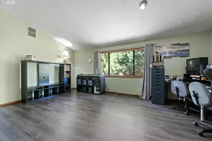 25181 Cheney Dr, Veneta, OR 97487 - Photo 6