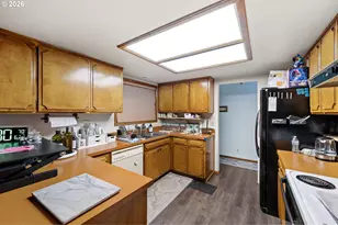 25181 Cheney Dr, Veneta, OR 97487 - Photo 8