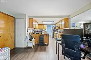 25181 Cheney Dr, Veneta, OR 97487 - Photo 6