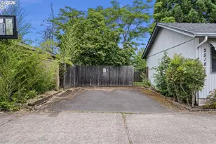 25181 Cheney Dr, Veneta, OR 97487 - Photo 32