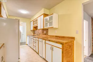 1303 SW 41st St, Pendleton, OR 97801 - Photo 10