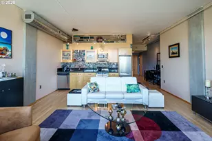 333 NW 9th Ave, Portland, OR 97209 - Photo 8