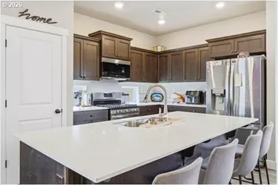 2189 NE 5th St, Hermiston, OR 97838 - Photo 2