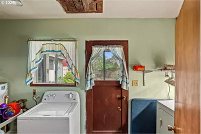 440 W College St, Mount Angel, OR 97362 - Photo 24