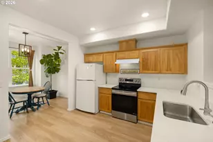 13187 SW Raptor Pl, Tigard, OR 97223 - Photo 6