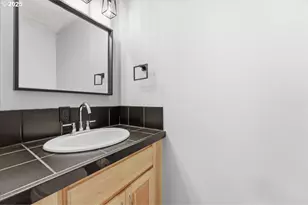 1812 NE 19th St, Gresham, OR 97030 - Photo 14