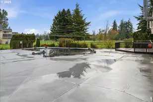 1812 NE 19th St, Gresham, OR 97030 - Photo 36