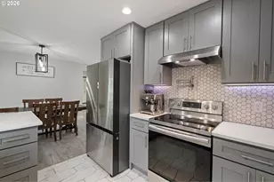 1020 SE 113th Ave, Portland, OR 97216 - Photo 16