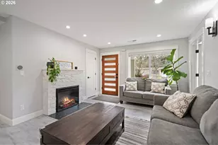 1020 SE 113th Ave, Portland, OR 97216 - Photo 8