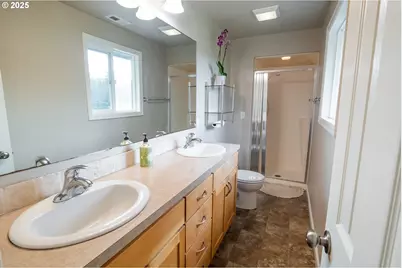 76377 Mosby Creek Rd, Cottage Grove, OR 97424 - Photo 14