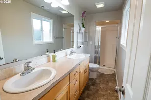 76377 Mosby Creek Rd, Cottage Grove, OR 97424 - Photo 14