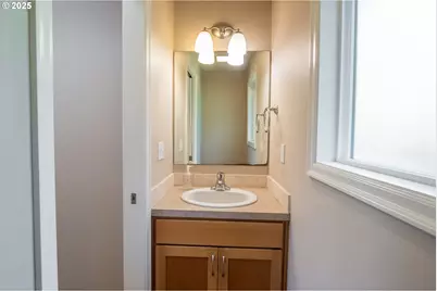 76377 Mosby Creek Rd, Cottage Grove, OR 97424 - Photo 10