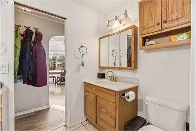 16901 SE Ivon St, Portland, OR 97236 - Photo 14