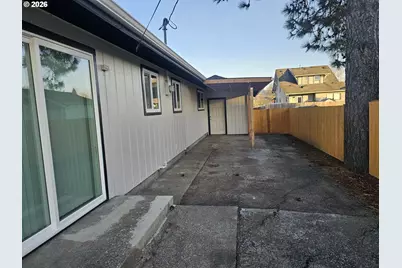 1208 S Pacific Ave, Kelso, WA 98626 - Photo 12