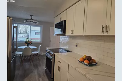 1208 S Pacific Ave, Kelso, WA 98626 - Photo 26