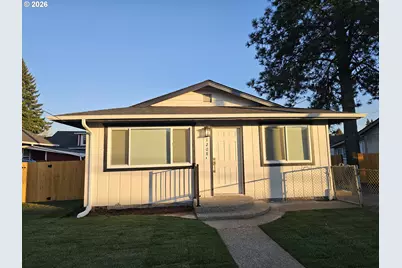 1208 S Pacific Ave, Kelso, WA 98626 - Photo 1